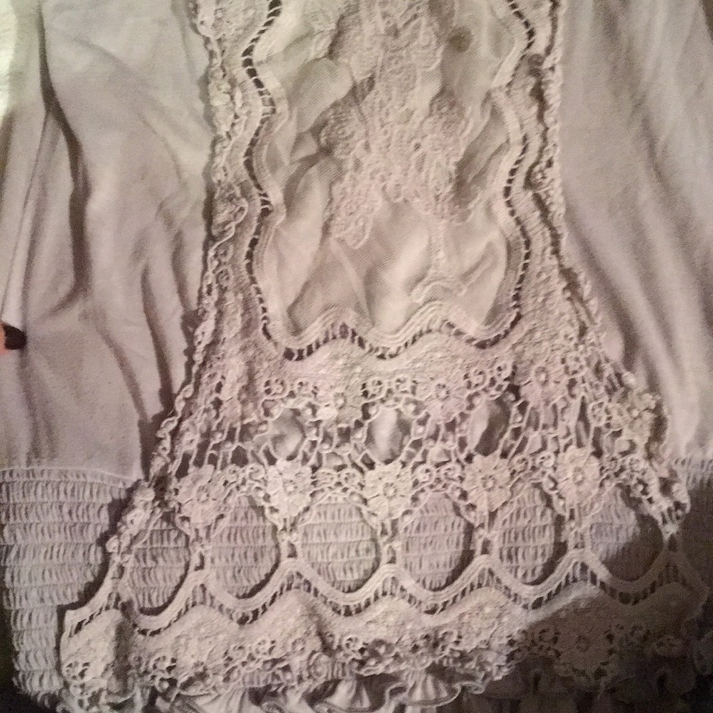 blouse - Picture 3 of 3